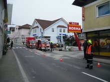 Aufräumarbeiten nach Verkehrsunfall am Donnerstag,  7. August 2014